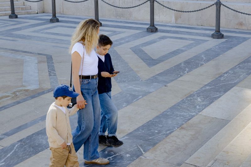 Sono i bambini a scegliere il percorso. Gli adulti seguono