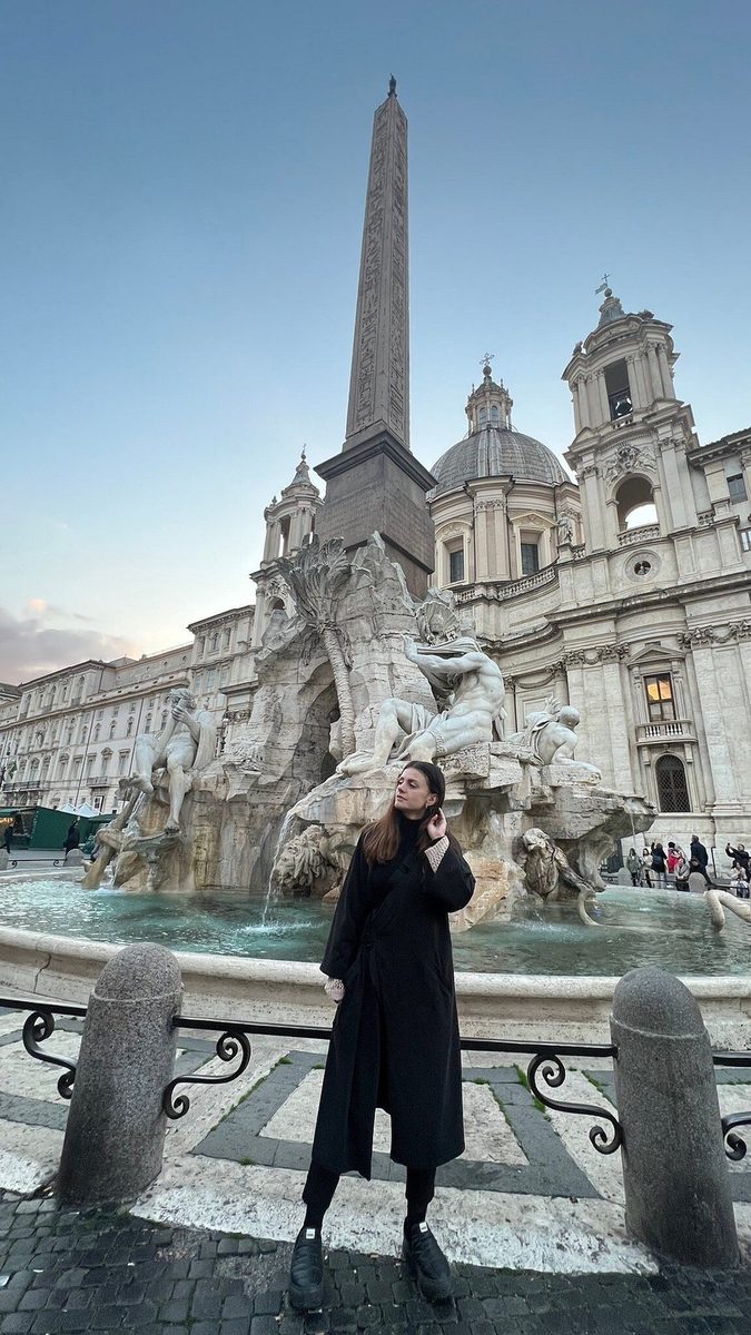 A guest by the fountain in Piazza Navona