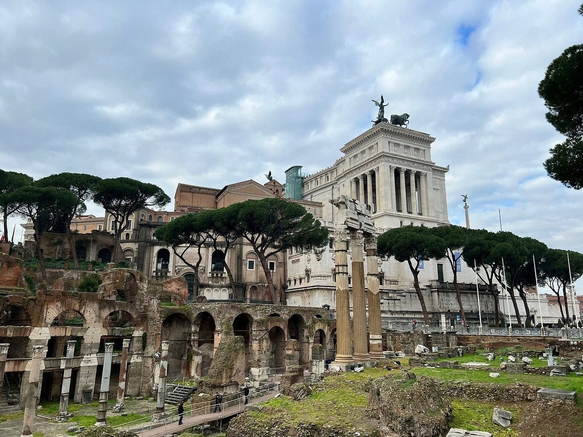 The ruins of the Forum, the Vittoriano in the background