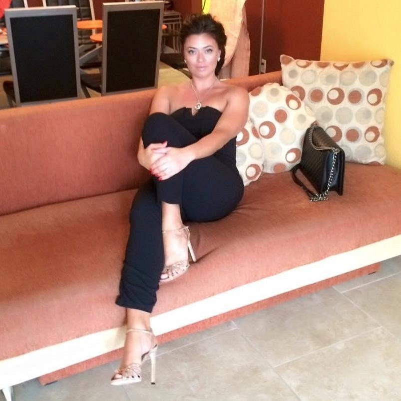 A guest in the lobby of an Italian hotel