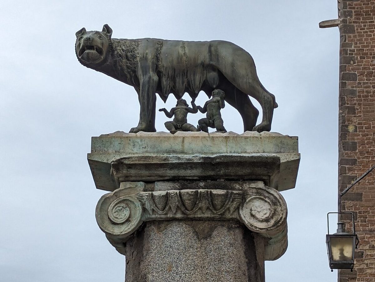 The Capitoline She-wolf on a column